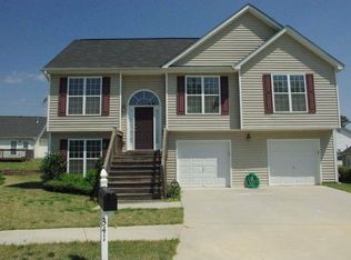 341 Breeze Mdw, Fairburn, GA 30213