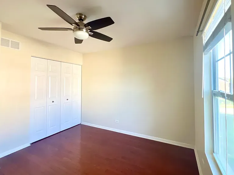 546 Grosvenor Ln — Photo 11