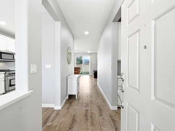 3rd image of 3368 Verdeca Way