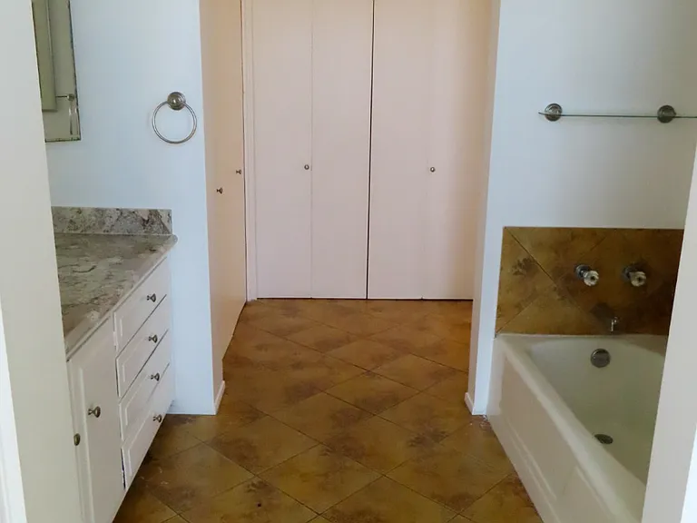 Sink and bathtub on right side