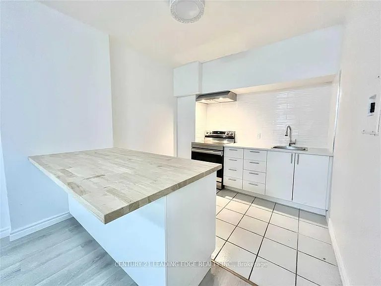 113 James St N #201 — Photo 5