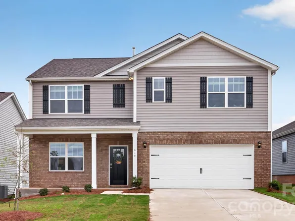 616 17th Avenue Dr NE, Hickory, NC 28601