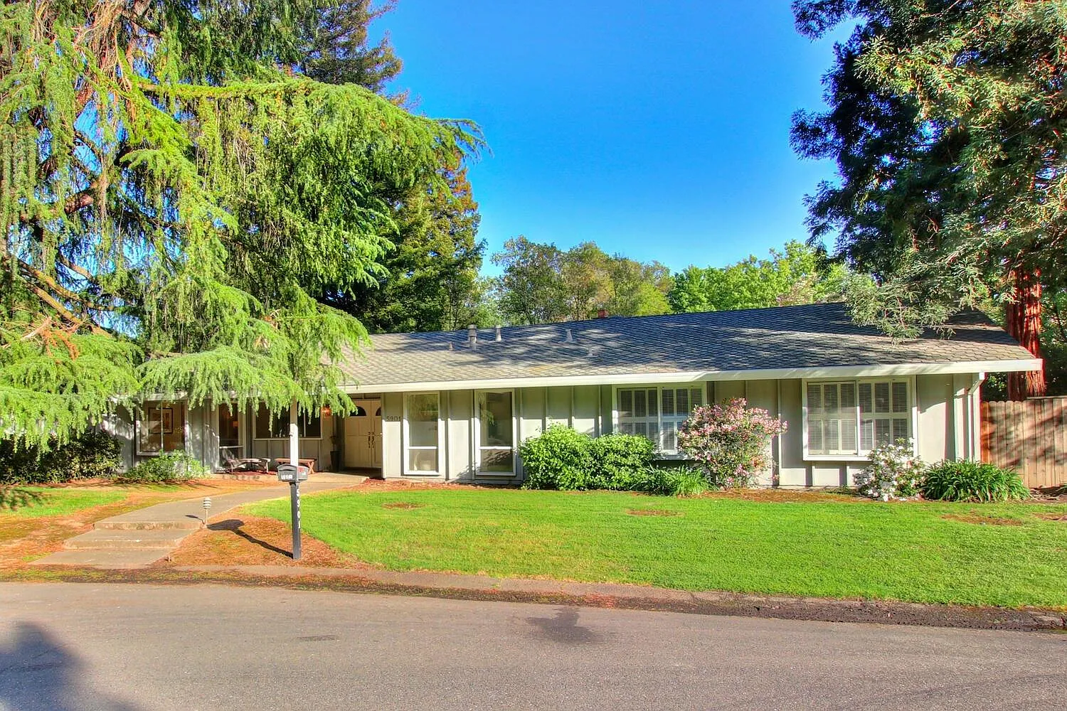 5901 River Glen Ct photo 1