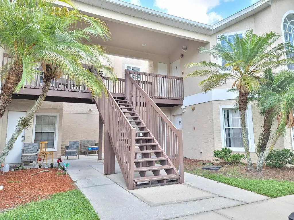 2310 Prime Cir B — Photo 2