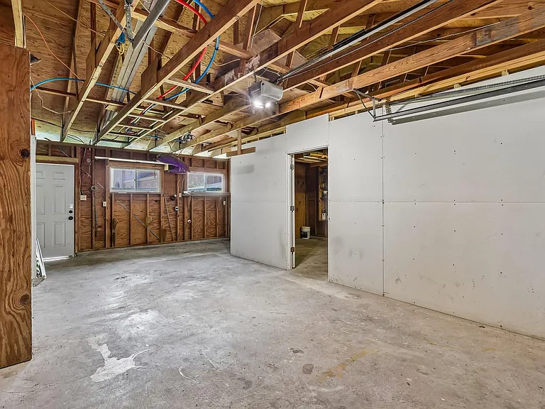5709 Maco St — Photo 23