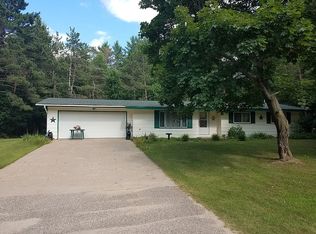 N2140 Wilson Dr, Waupaca, WI 54981