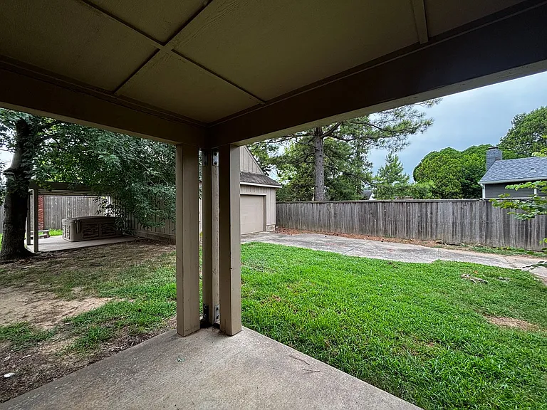 1326 E 32nd Pl — Photo 31
