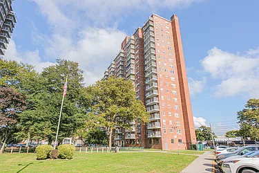 2483 West 16th Street, #19B