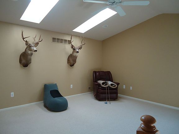 5th image of 7157 Balsam Ct