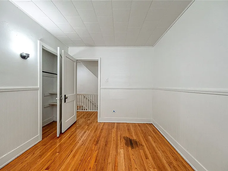 565 Ardmore Blvd — Photo 20