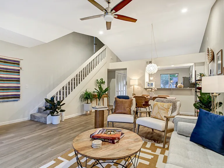 660 Aquatic Dr — Photo 45