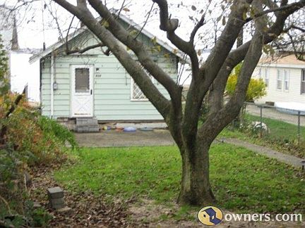 1st image of 636 Clarence Ave