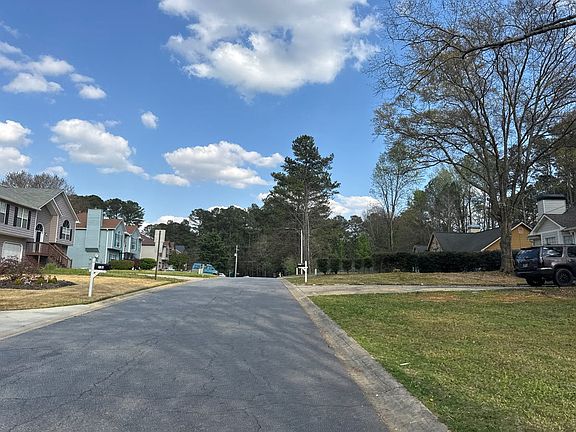 5th image of 2705 Horseshoe Creek Dr S