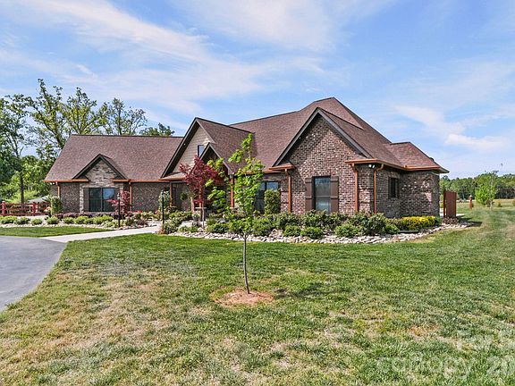 5th image of 617 Caudle Rd