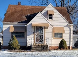 18413 Lewis Dr, Maple Heights, OH