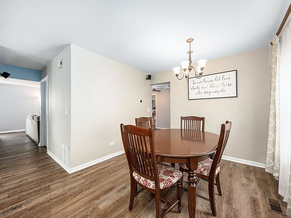 5th image of 7055 Yorkshire Dr