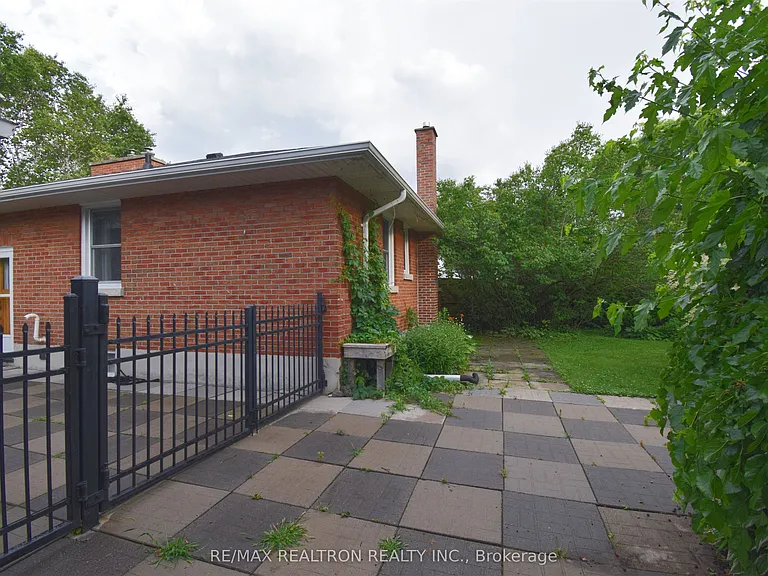250 Meadow Rd — Photo 29