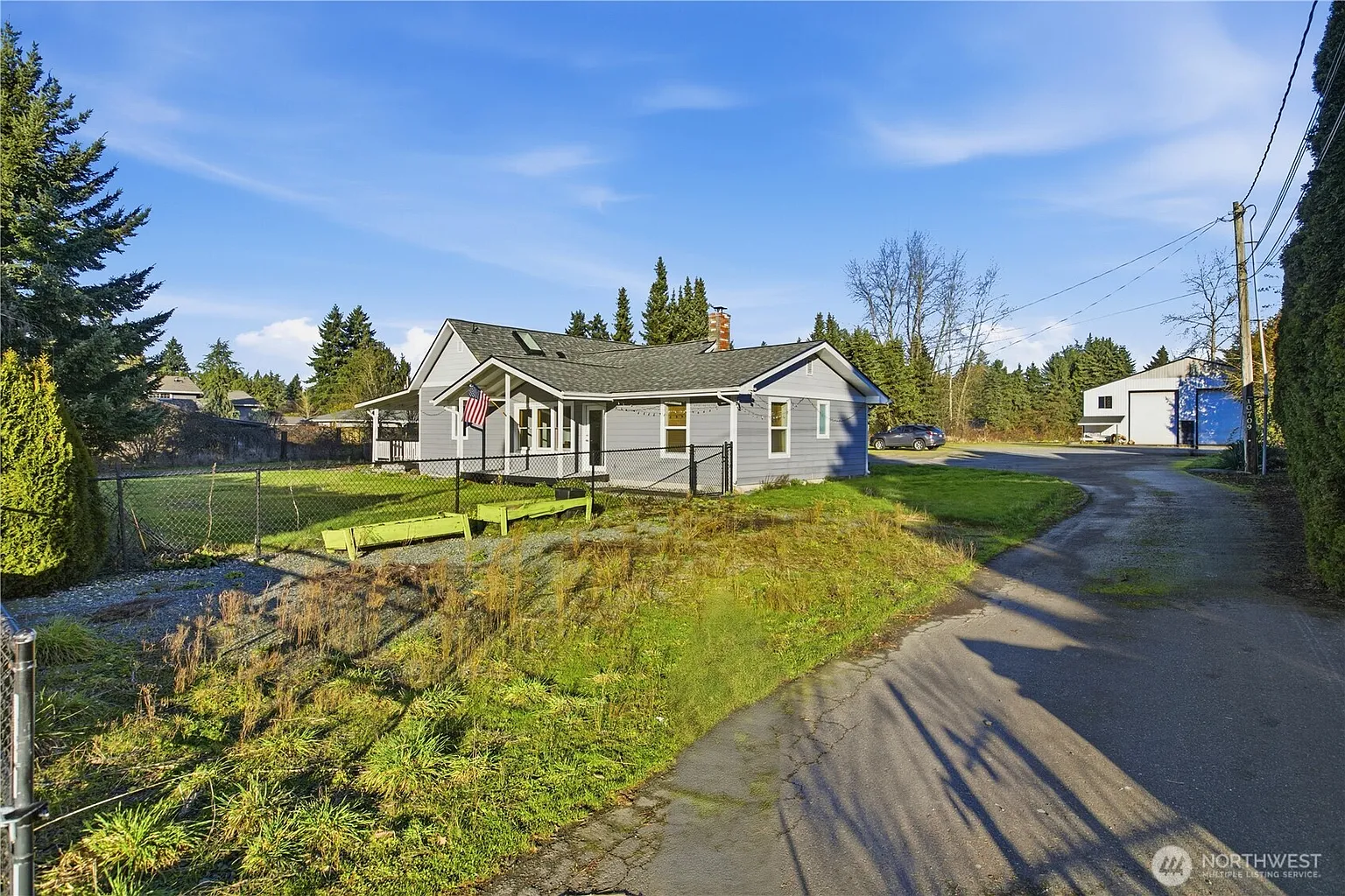10709 Woodland Avenue E photo 1