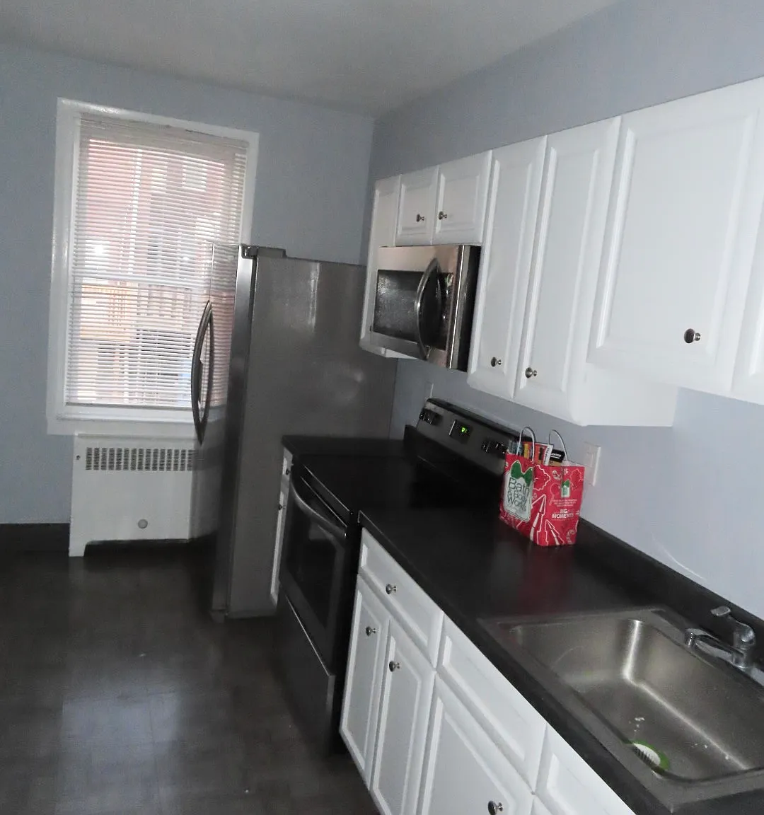 1 bed, 1330 sqft, $1,400 — Photo 3