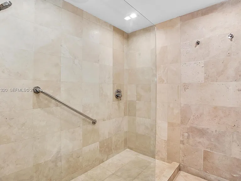2475 S Bayshore Dr — Photo 21