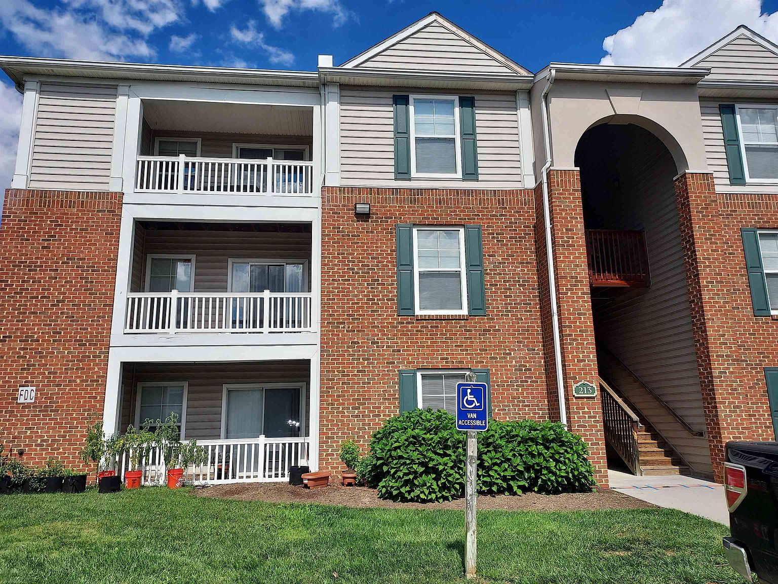 213 S Knollwood Dr SUITE 3303, Blacksburg, VA 24060 Zillow