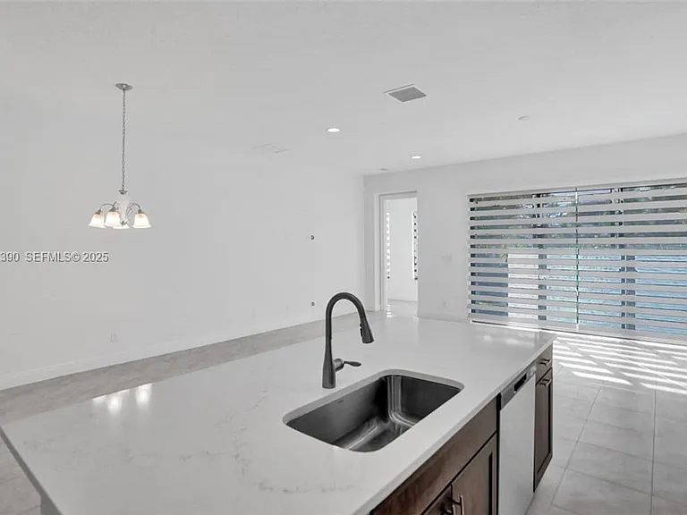 8450 NW 39th Ct #8450 — Photo 10