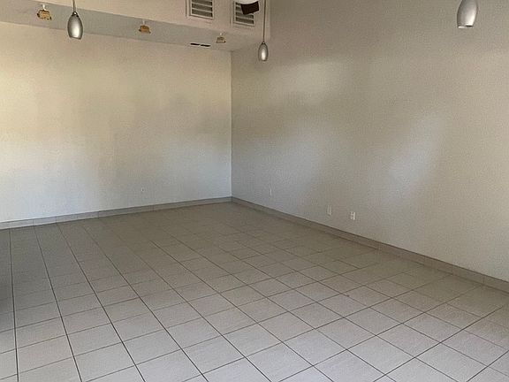 3rd image of 109 W Concorda Dr APT 104