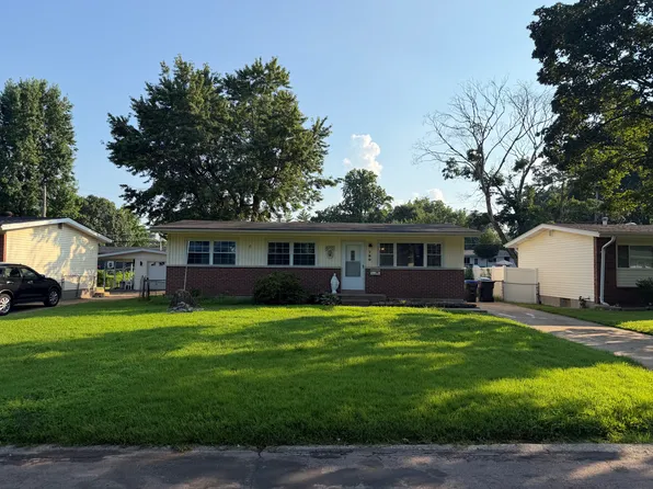780 Kostka Ln, Florissant, MO 63031