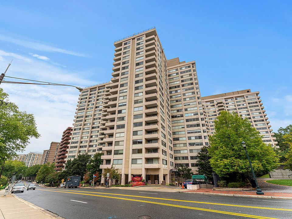 Located in The Willoughby, this 10th floor east-facing condo is BRAND NEW!