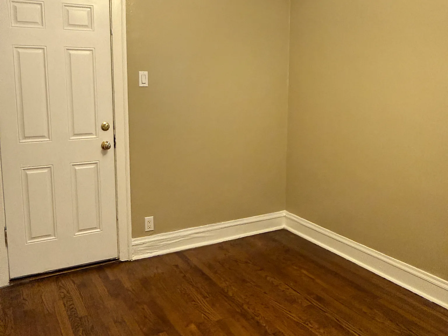 2 bed, 850 sqft, $1,350 — Photo 2
