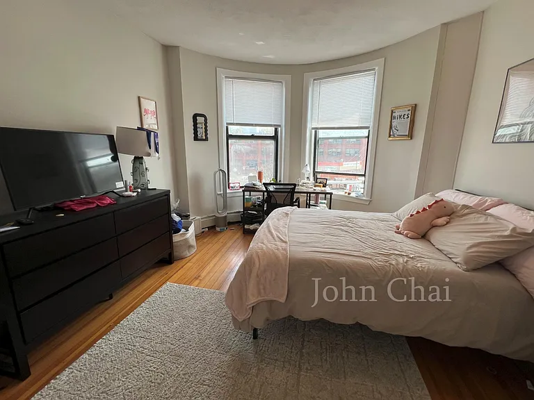 1950 Beacon St #4 — Photo 5