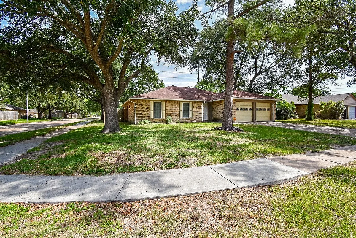 Building Photo - 13430 Piney Oaks Dr