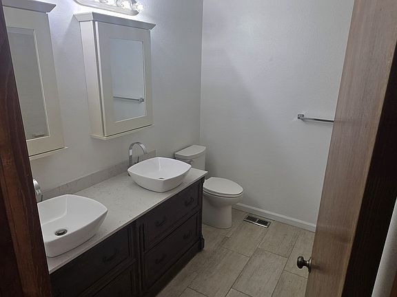 5th image of 3323 S Dunkirk Way