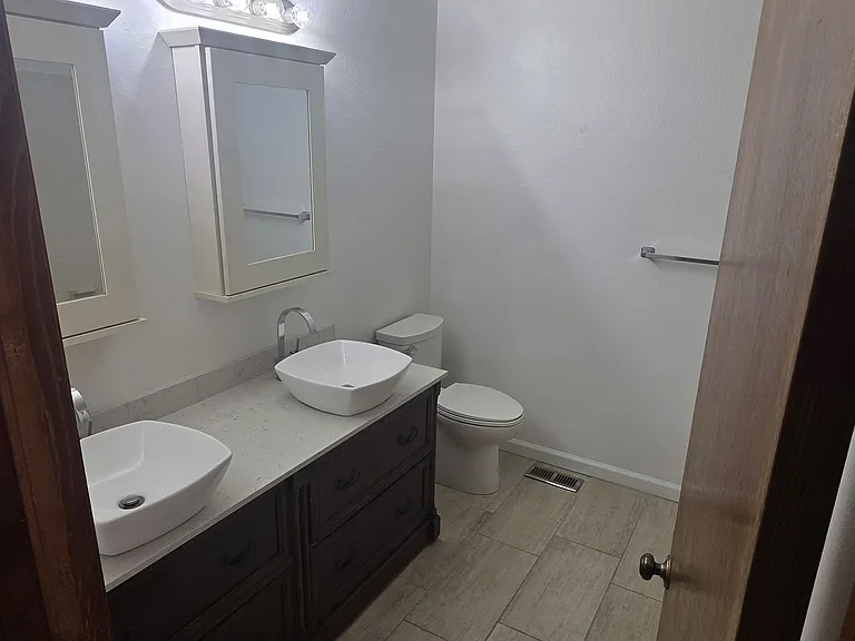3323 S Dunkirk Way — Photo 5