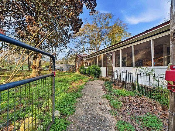 4th image of 296 Kings Rd SE