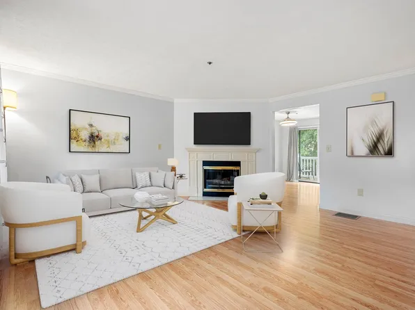 33 Beech Hill Avenue, Manchester, NH 03103