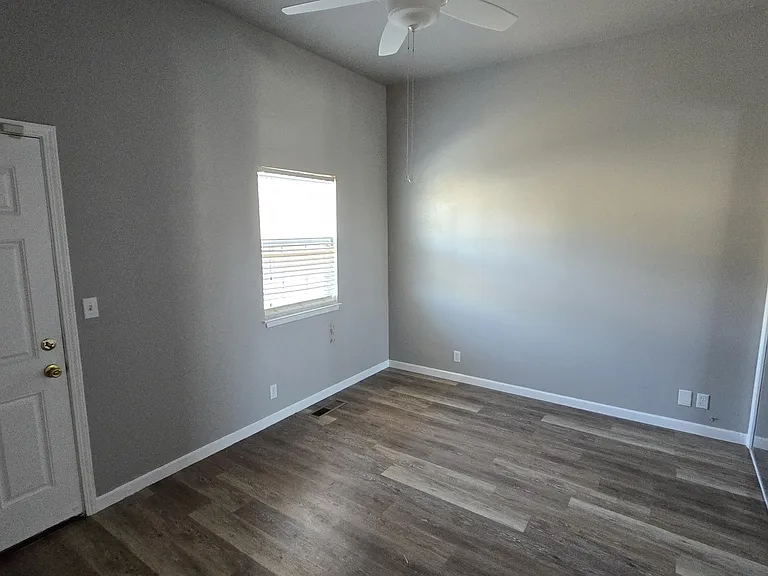 844 33rd Ave — Photo 22