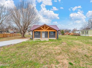 910 Cannon Ave, Sweetwater, TN 37874
