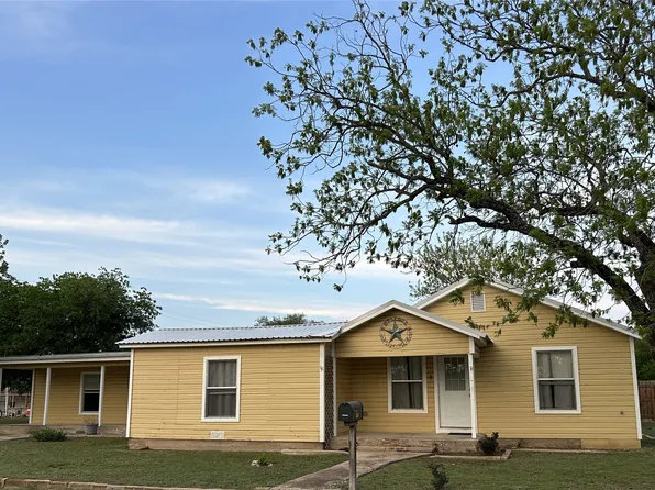 708 Barrow St, Goldthwaite, TX 76844