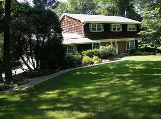 12 Pups Path, Northport, NY 11768