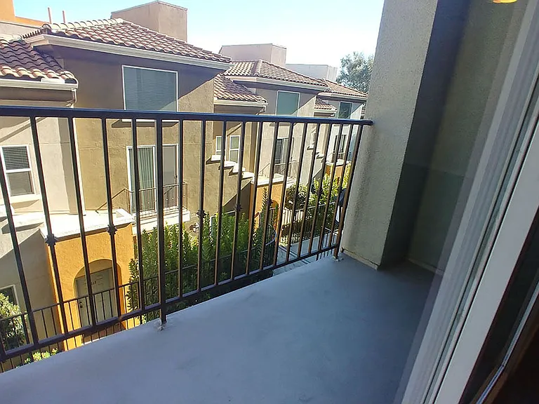 Almeria Townhomes — Photo 28