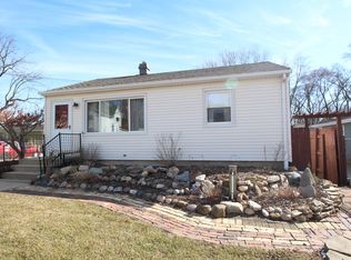 887 Cookane Ave, Elgin, IL 60120