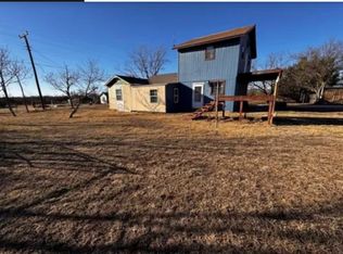 1405 N 3rd St, Bangs, TX 76823