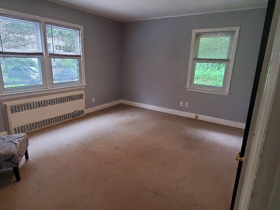 1st image of 40 Roseville Ave #B