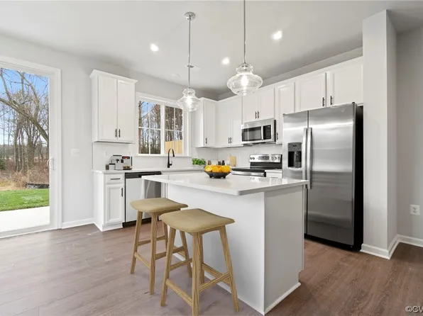 637 McCormick Farm Dr, Glen Allen, VA 23060