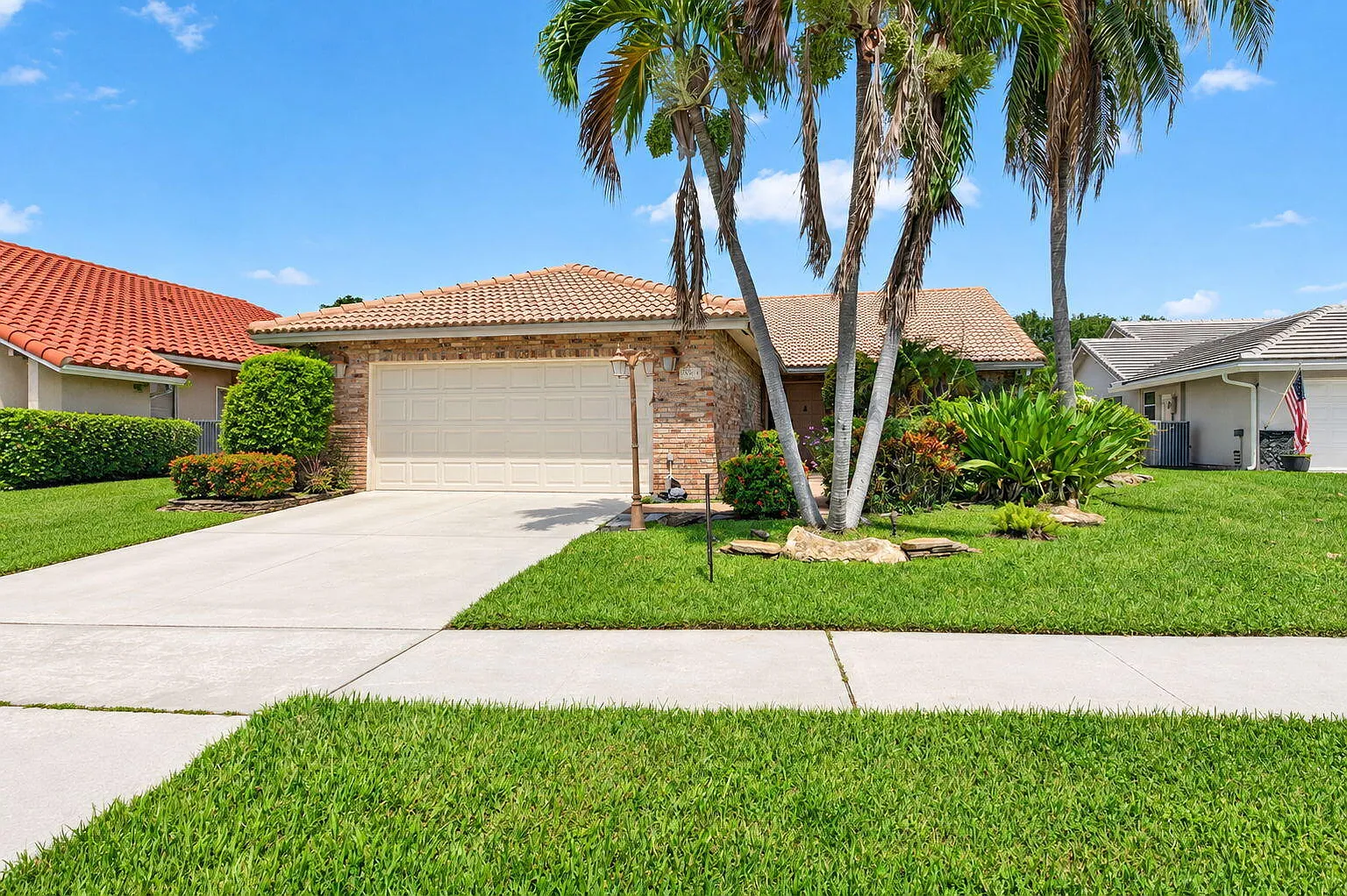 3 bed, 2.0 bath, 1841 sqft, $4,500 — Photo 2