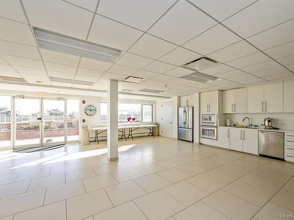 3rd image of 830 Shore Rd APT 1H