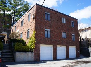 425 Newport Ave #1, Quincy, MA 02170
