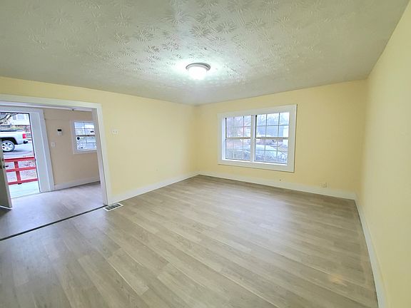 5th image of 3801 Selma Ave