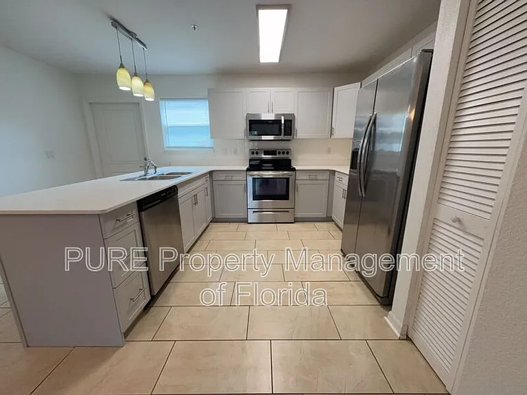 339 NE Sanchez Ave #103 — Photo 7